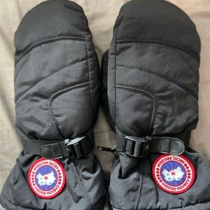 Canada Goose Arctic Down Mitts